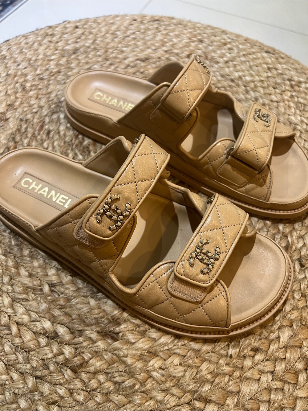 Size 41 CHANEL Beige Lambskin dad slide mule sandals - Picture 3 of 8